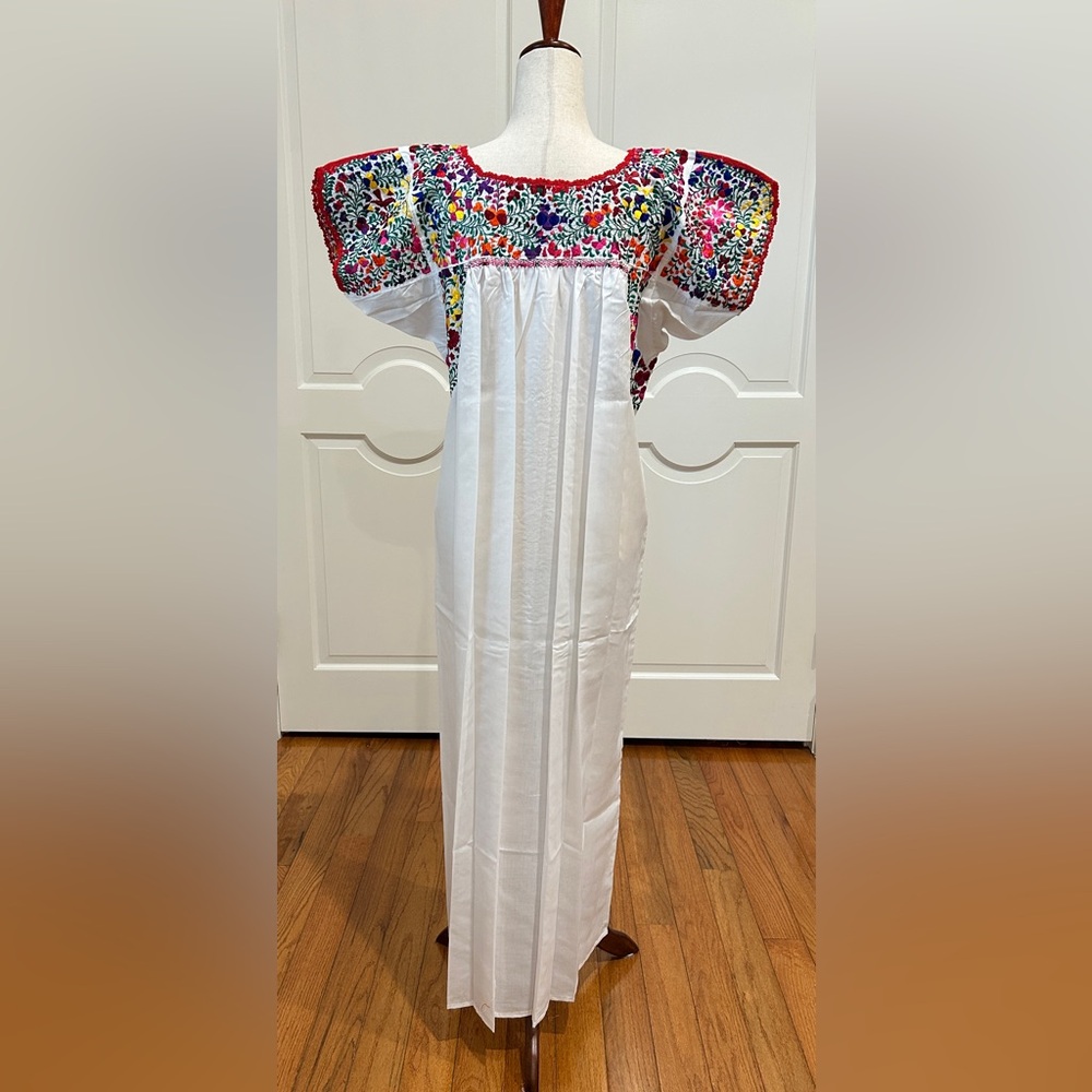 San Antonino Maxi Dress,Oaxaca Mexican dress.Hand Embroidered with Silk Threads. - Picture 8 of 8